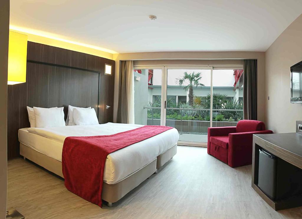 عکس هتل رامادا انکور (Ramada Encore)