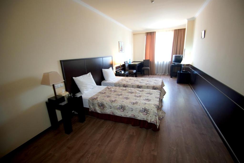 عکس هتل رجینه (Regineh)