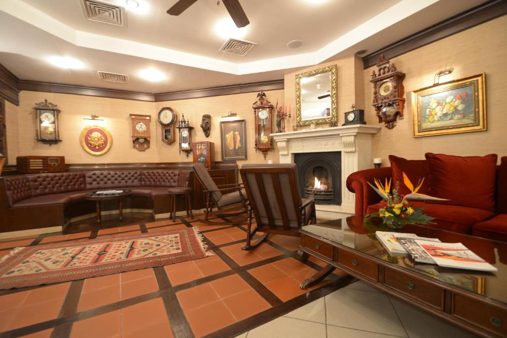 عکس هتل کاراجا (Karaca)