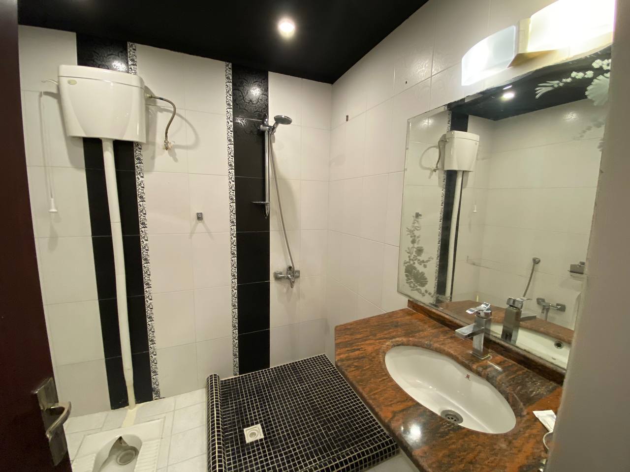 عکس هتل فرهاد