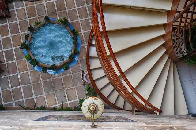 عکس هتل سنتی درباری