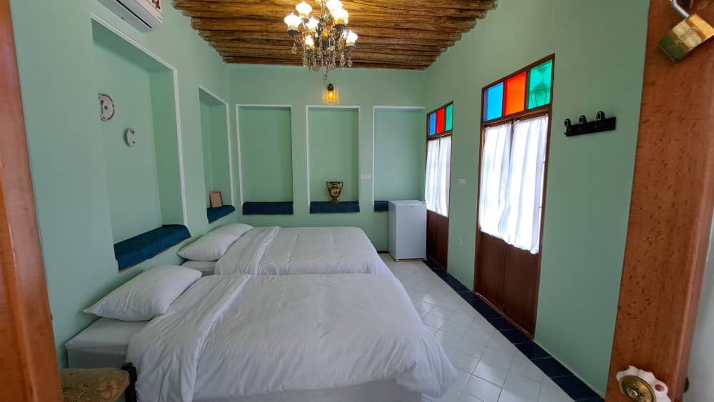 عکس هتل طاوسی