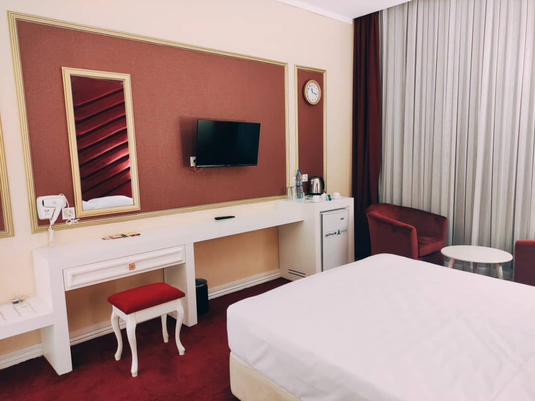 عکس هتل امپراطور