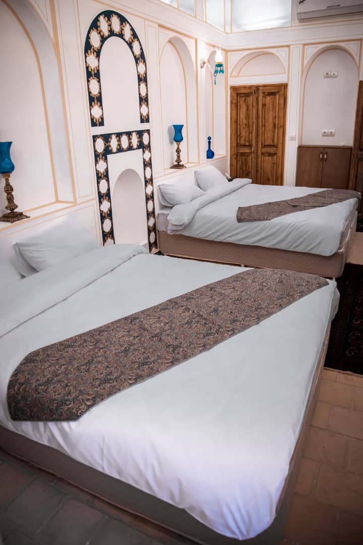 عکس هتل عمارت طاووسیه