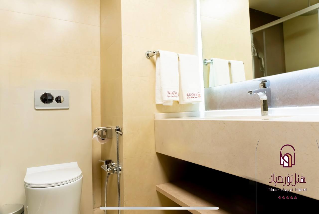 عکس هتل نور حیات