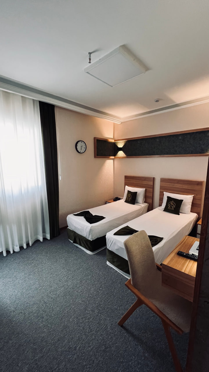 عکس هتل ضیافت نور