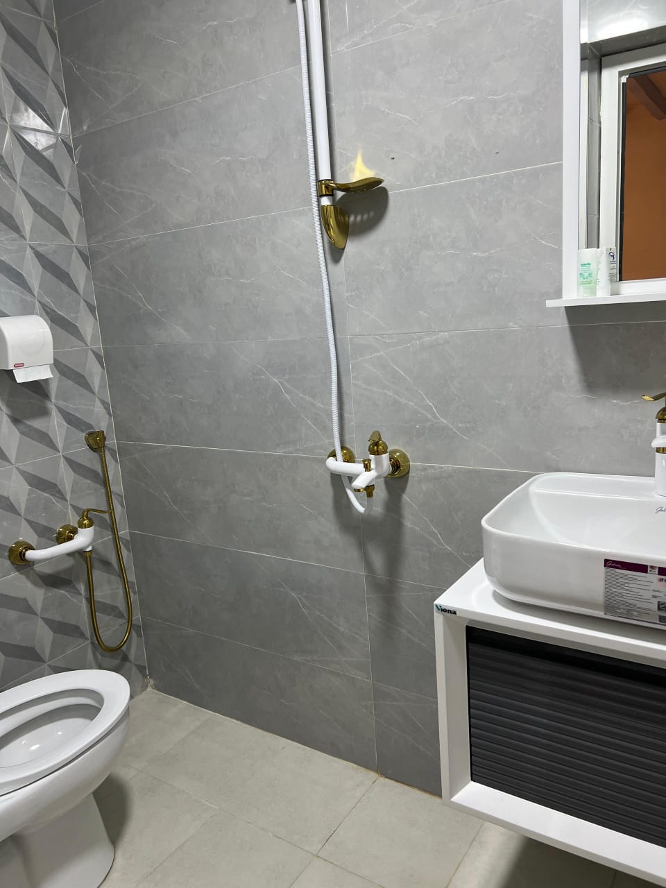 عکس هتل گل ابریشم