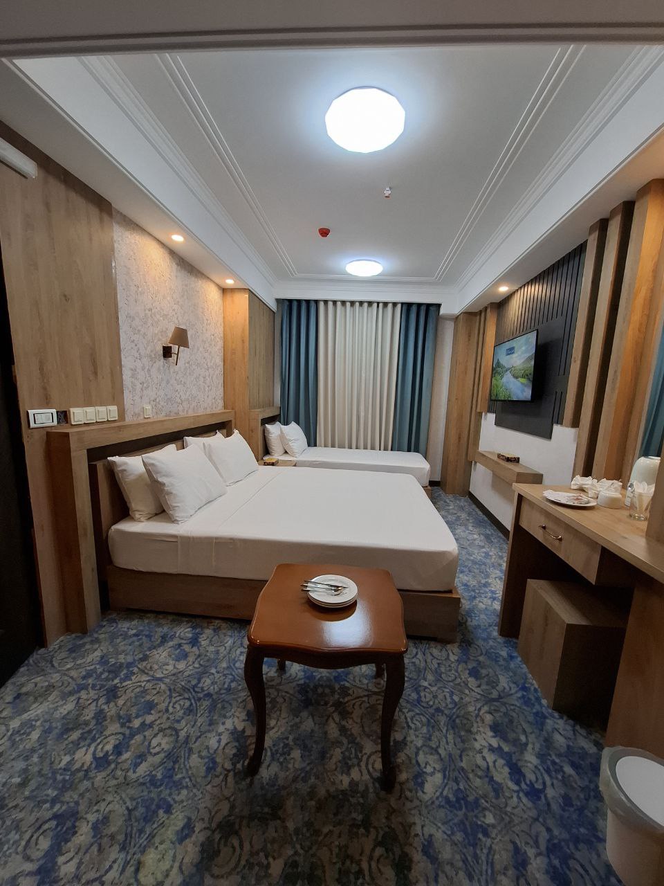 عکس هتل مهر آلاء