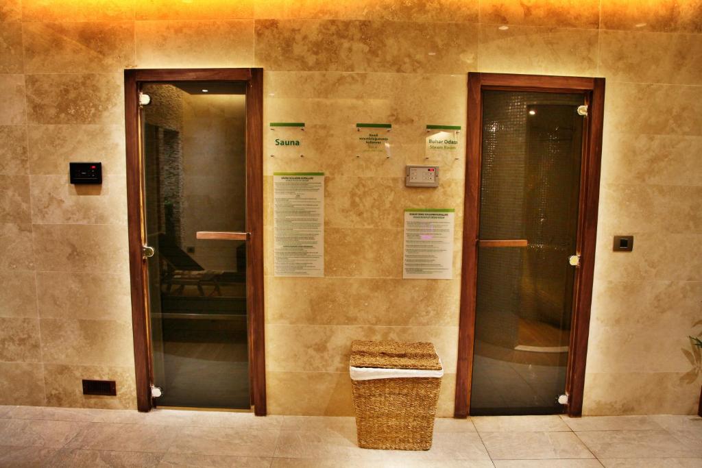عکس هتل هالیدی این کوکورامبار (Holiday Inn Cukurambar)