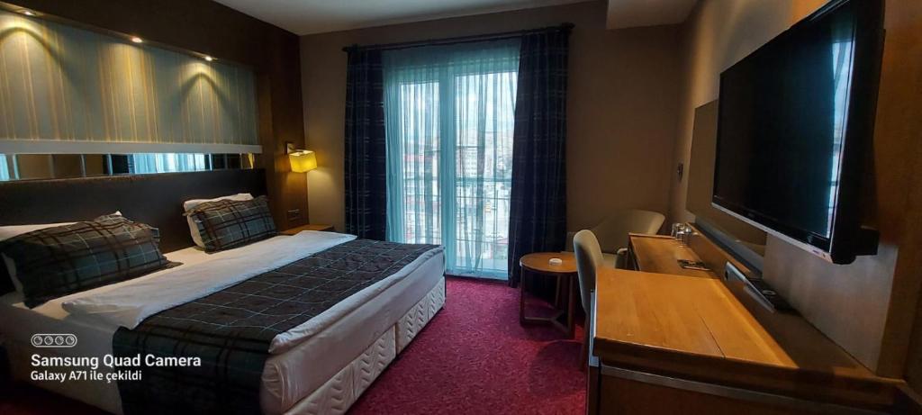 عکس هتل گرند (Grand)