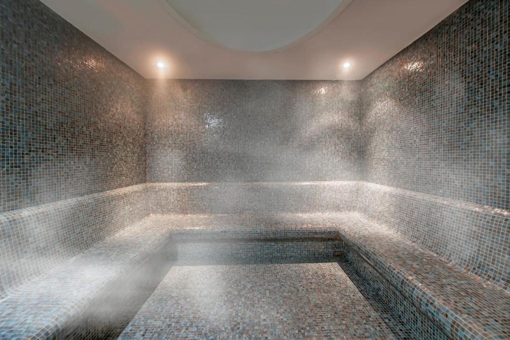 عکس هتل الیت ورلد (Elite World)