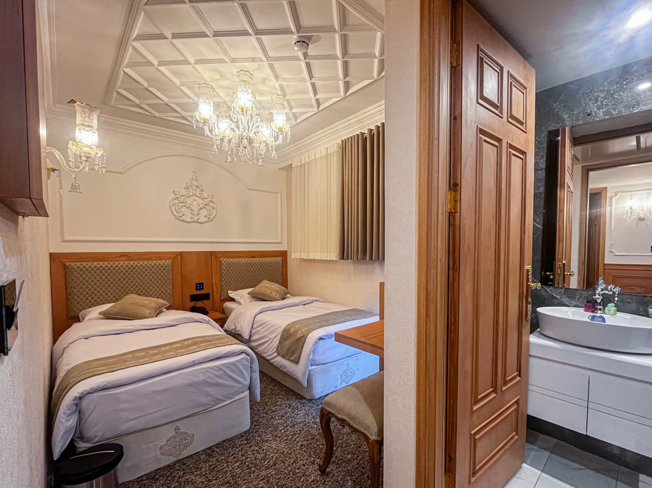 عکس هتل حبیب خان