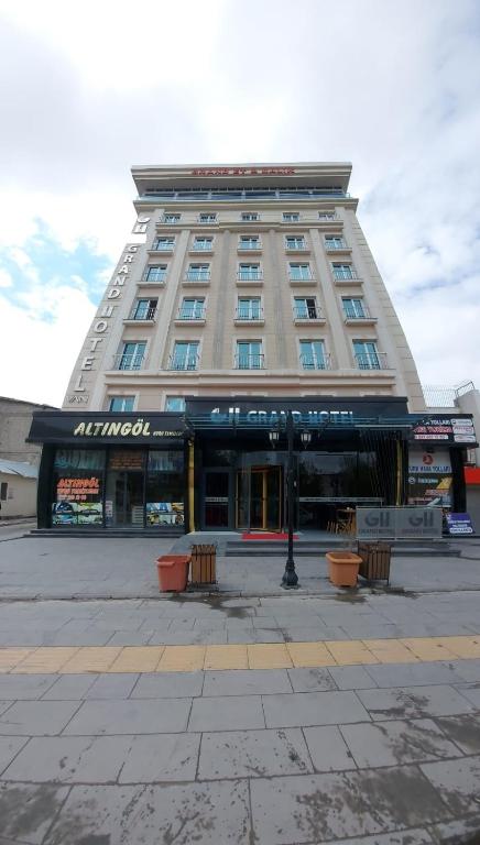 عکس هتل گرند (Grand)