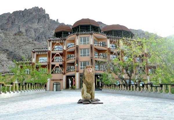 تصویر هتل بزرگ کوهستان