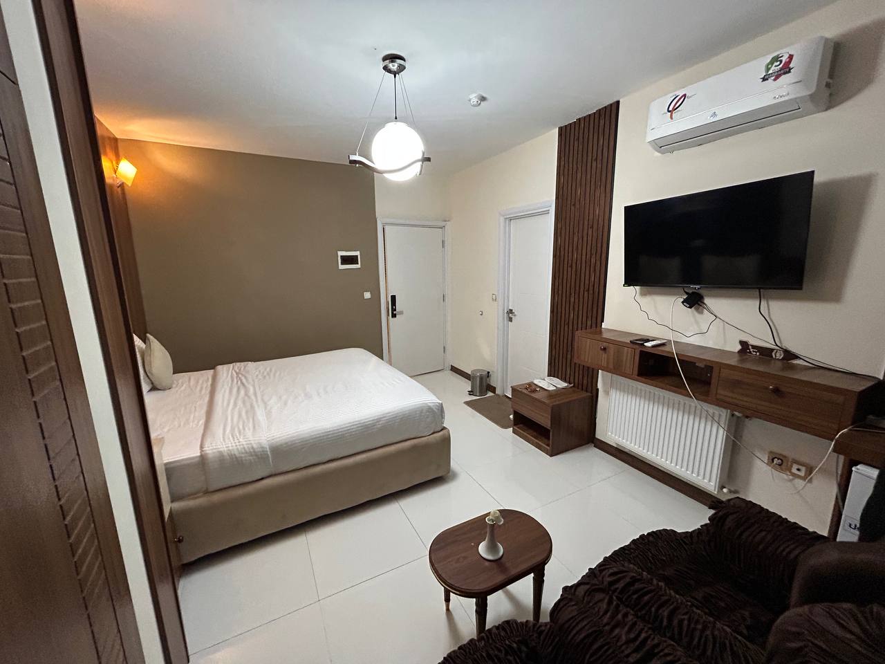 عکس هتل باغ چهار فصل