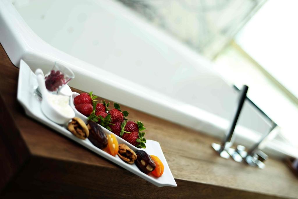 عکس هتل رامادا انکور (Ramada Encore)