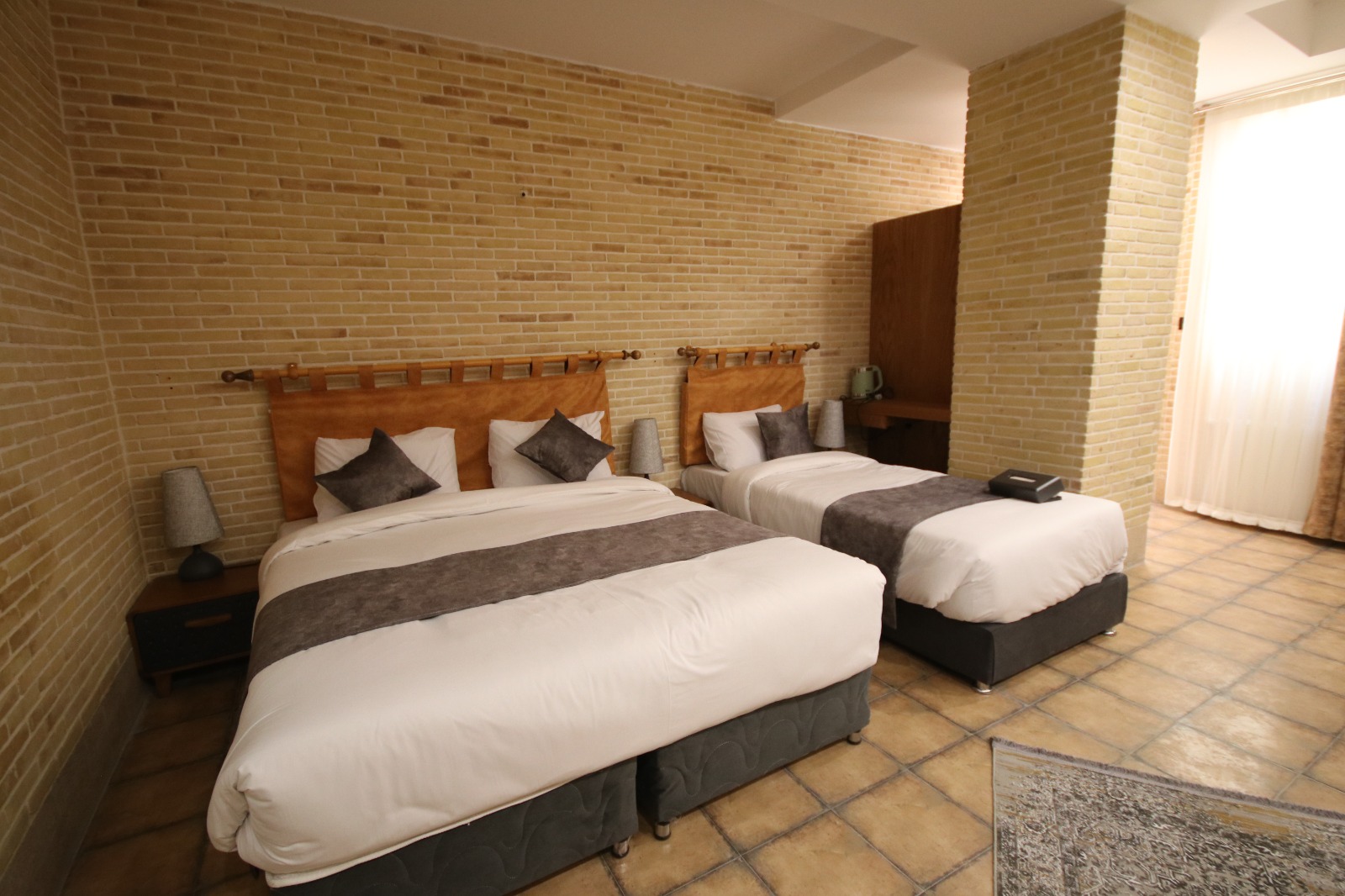 عکس هتل هفت دری