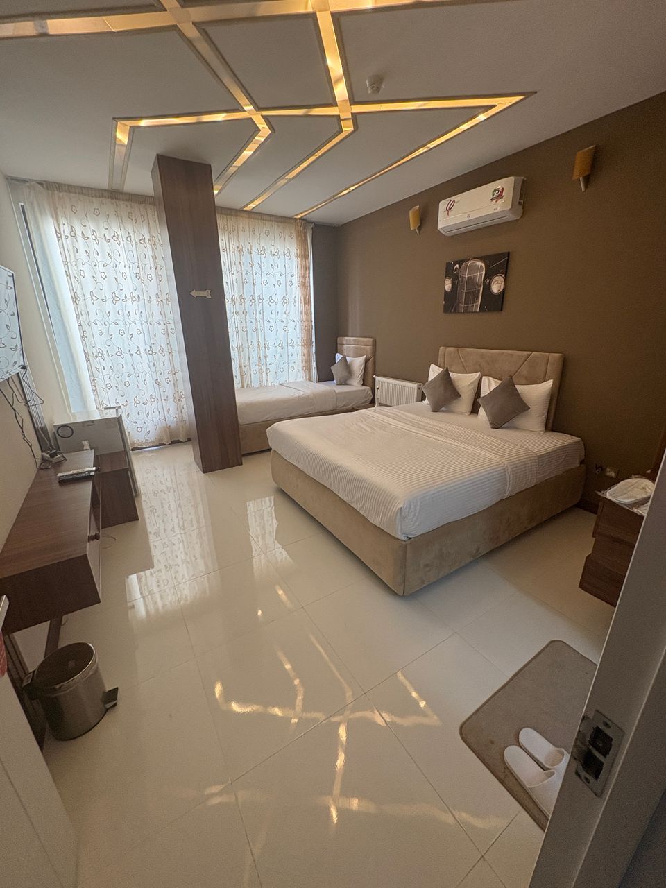 عکس هتل باغ چهار فصل