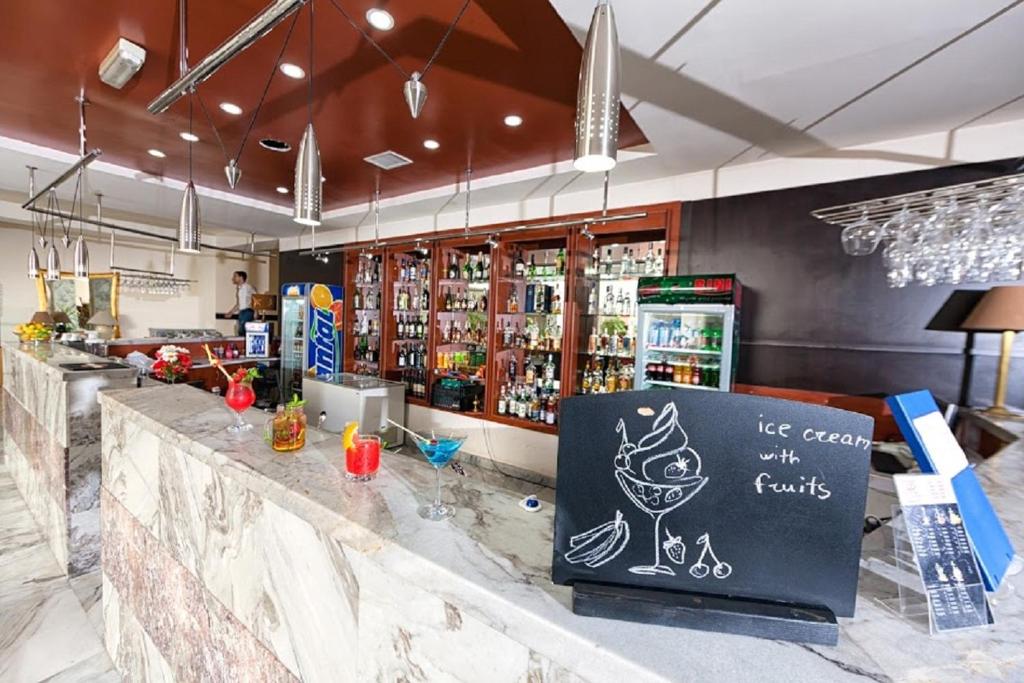 عکس هتل رجینه (Regineh)