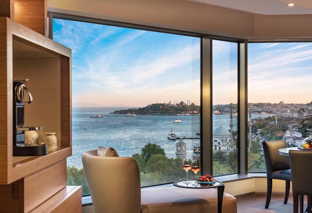 عکس هتل سوئیس اوتل (Swissotel)