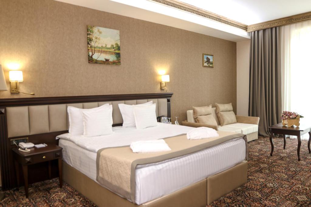 عکس هتل کنیاک (Konyak)