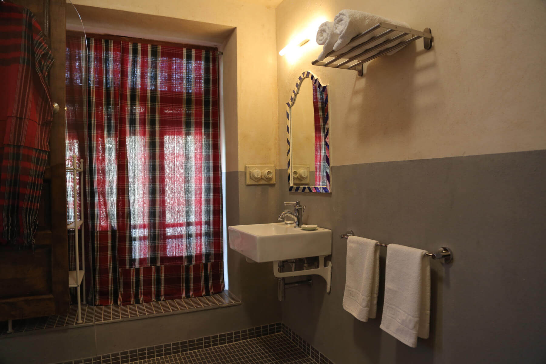 عکس هتل درب شازده