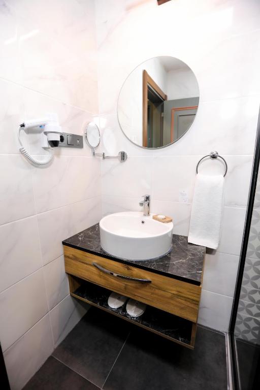 عکس هتل ددمان (Dedeman)