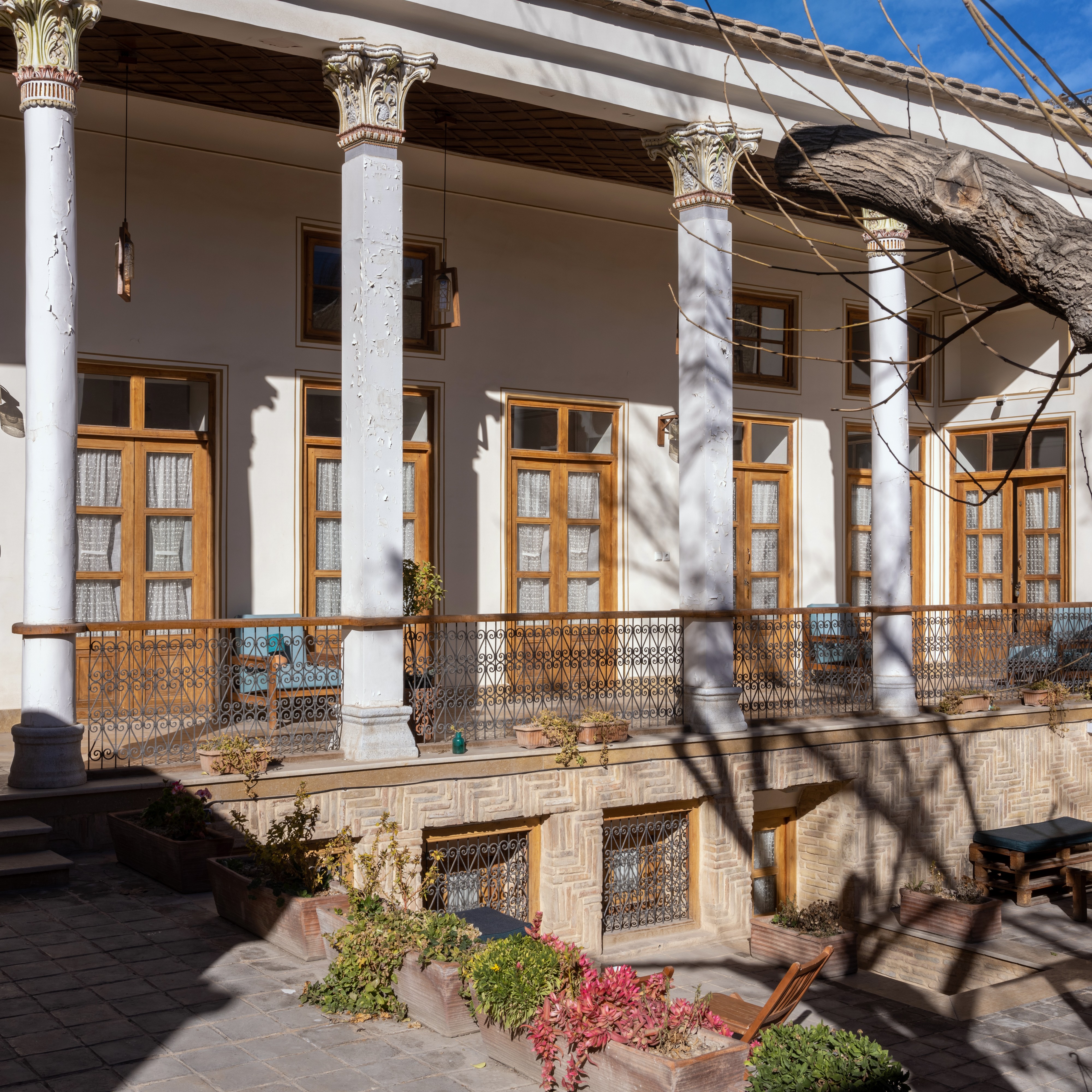 تصویر هتل میدان کوچک