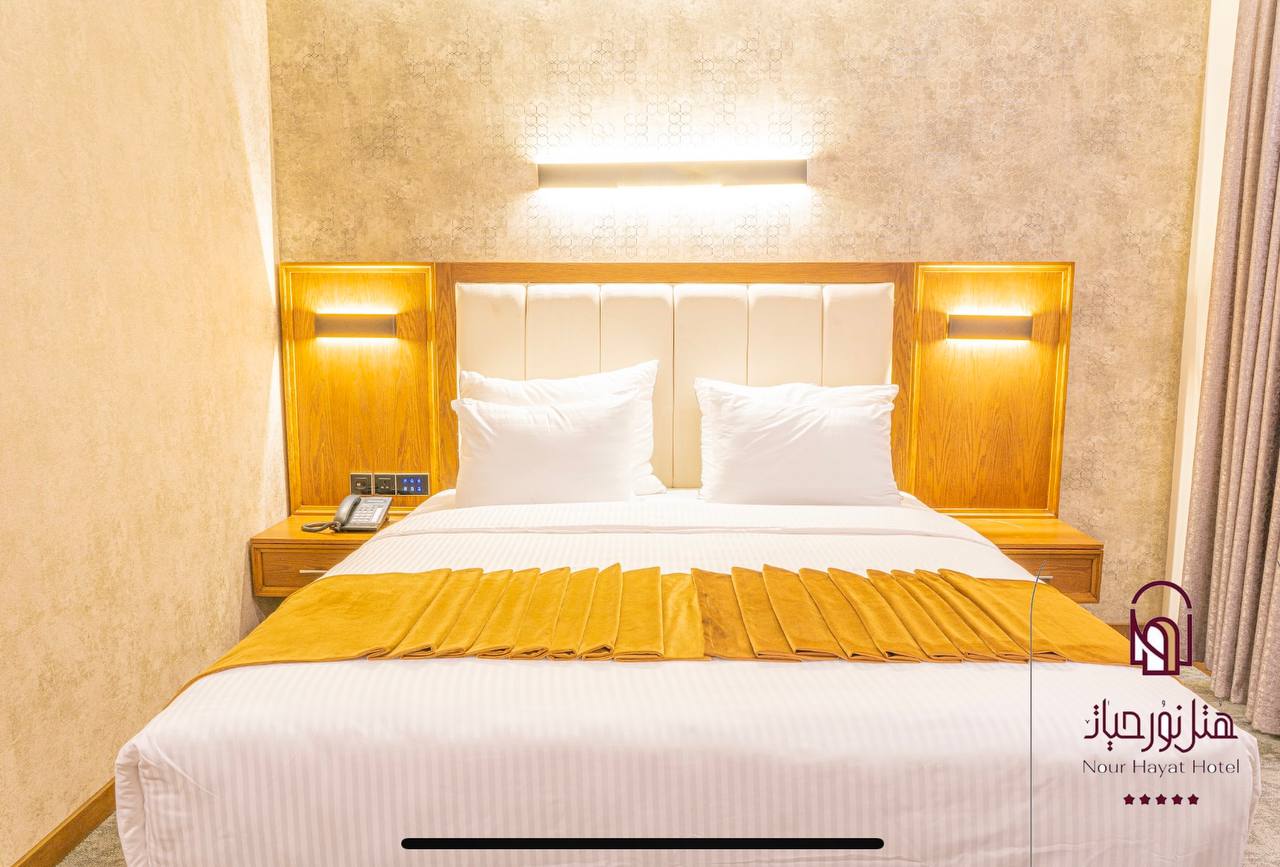 عکس هتل نور حیات