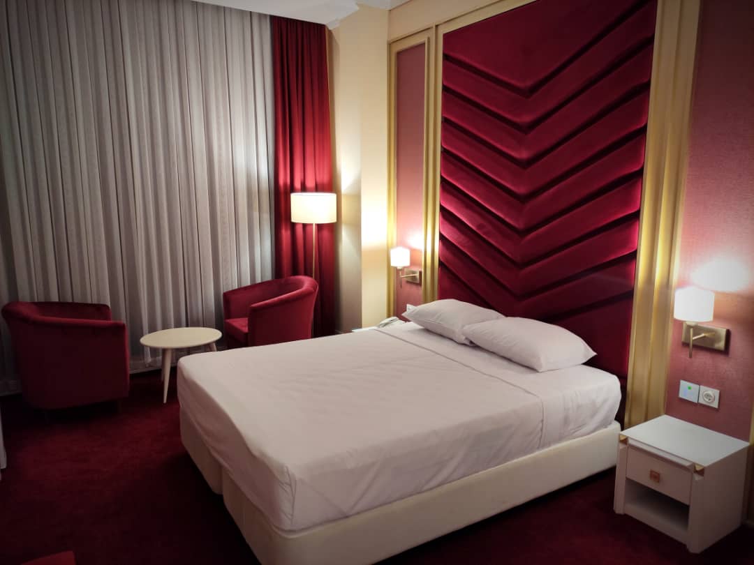 عکس هتل امپراطور