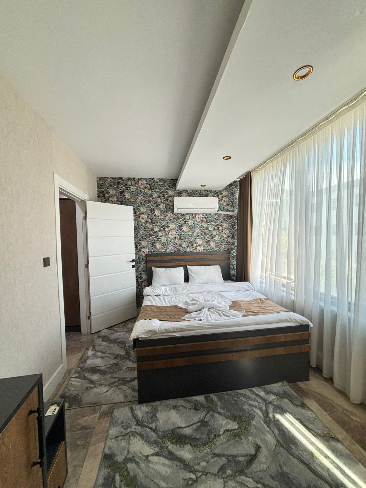 عکس هتل الی گرند ( elegrand )