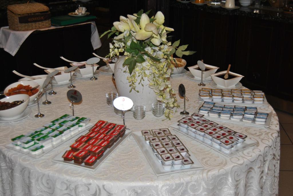 عکس هتل کاراجا (Karaca)