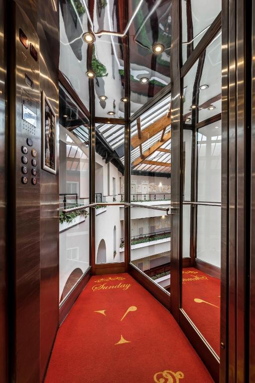 عکس هتل گرند (Grand)