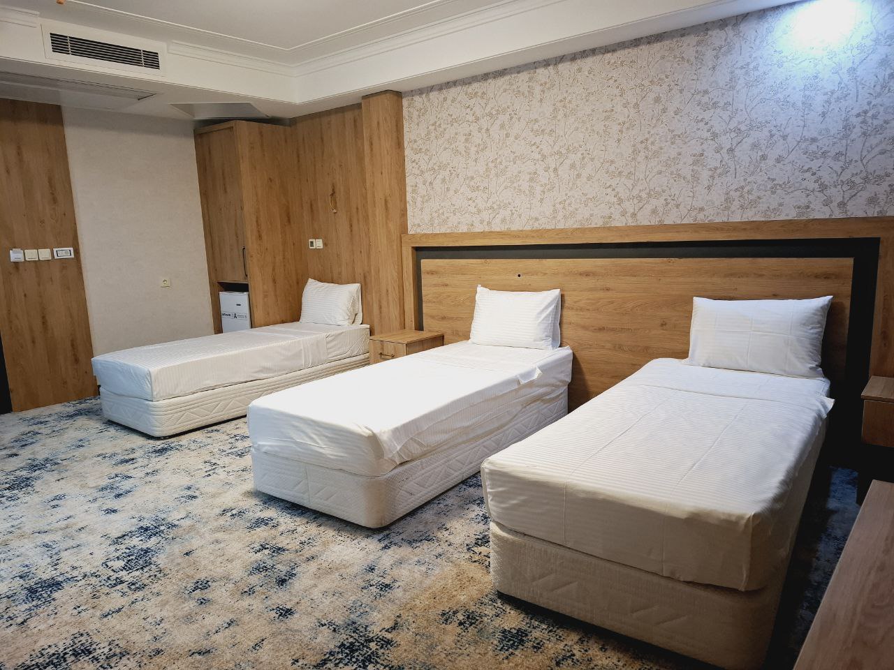 عکس هتل مهر آلاء