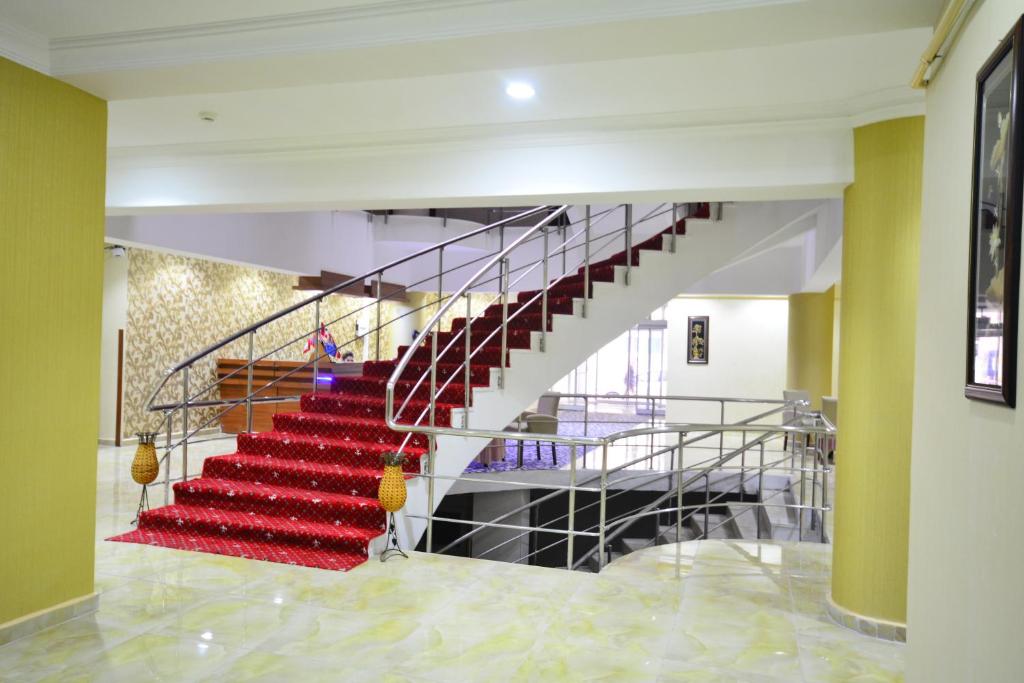 عکس هتل دیمت پارک (Dimet Park)