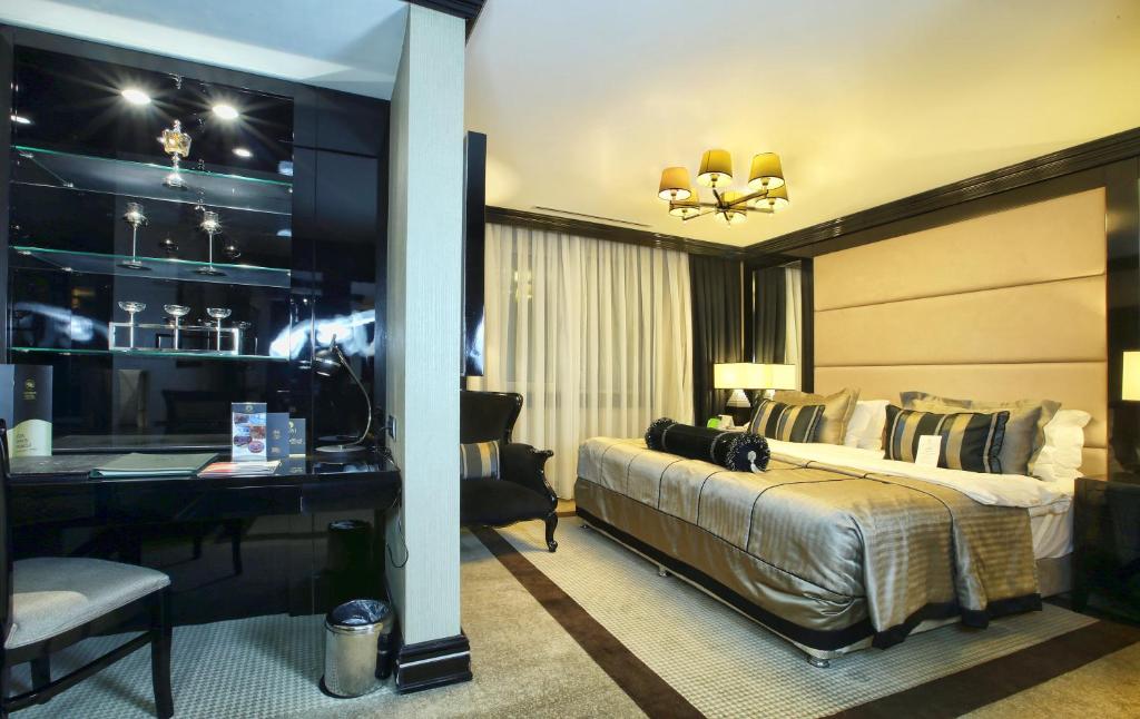 عکس هتل لاتانیا (Latanya)