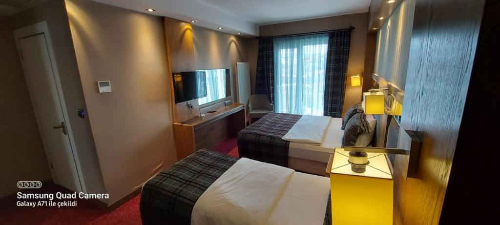 عکس هتل گرند (Grand)