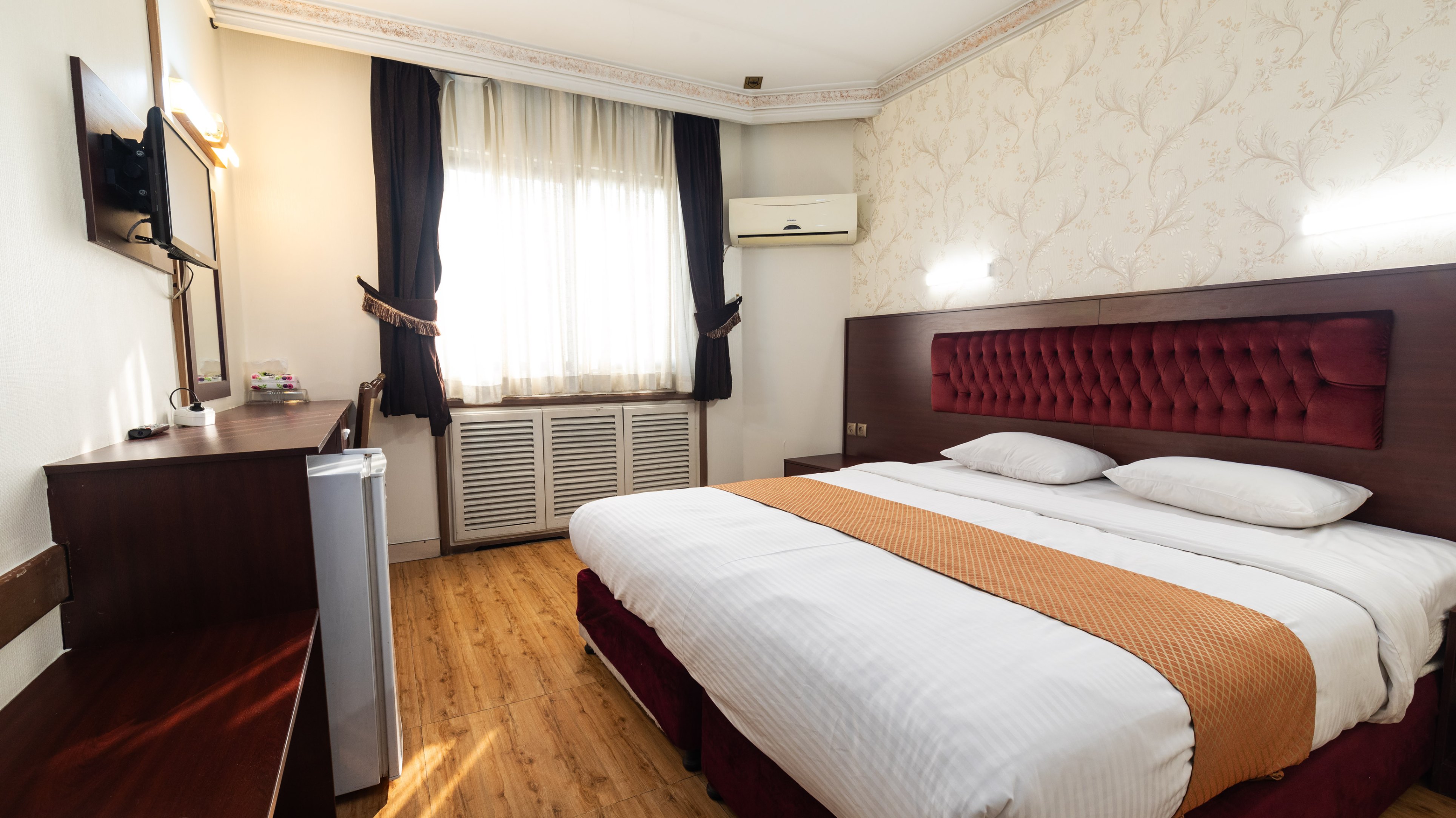 عکس هتل امید