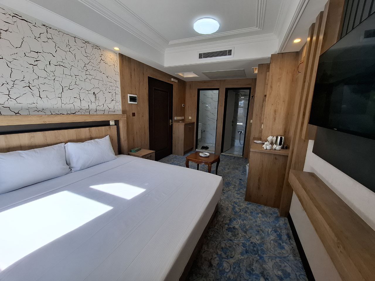 عکس هتل مهر آلاء