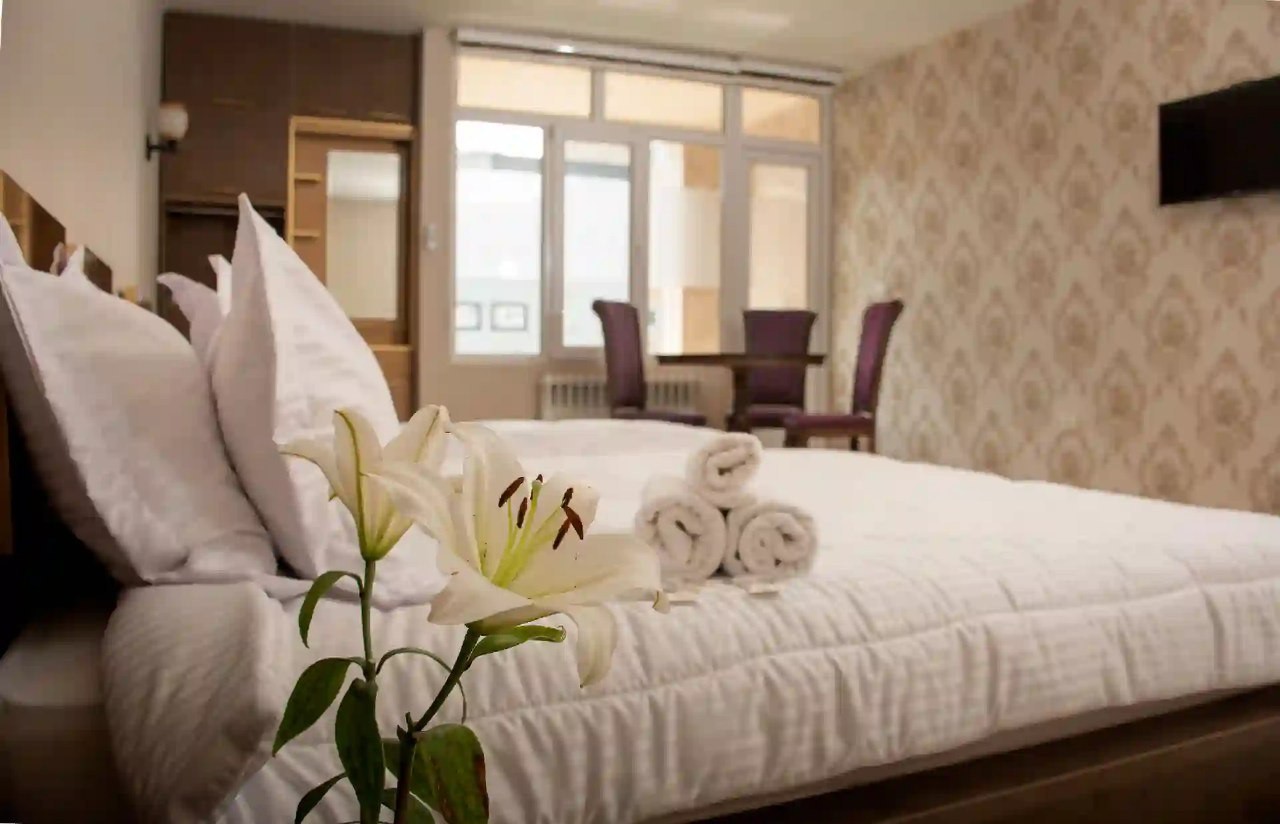 عکس هتل قصر مرمر