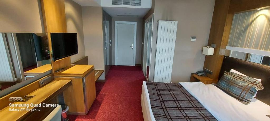 عکس هتل گرند (Grand)