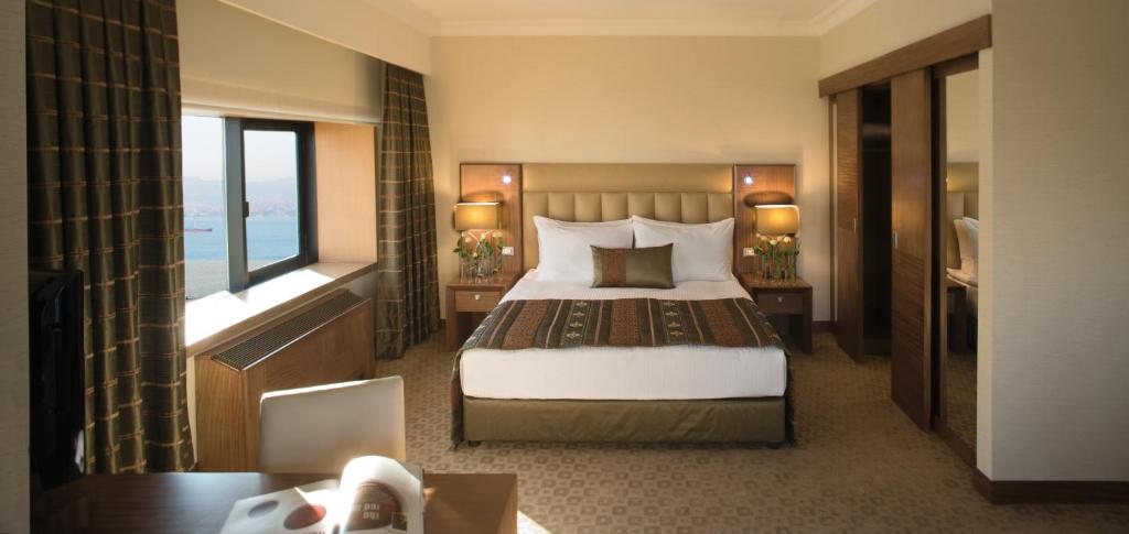 عکس هتل موون پیک (Movenpick)