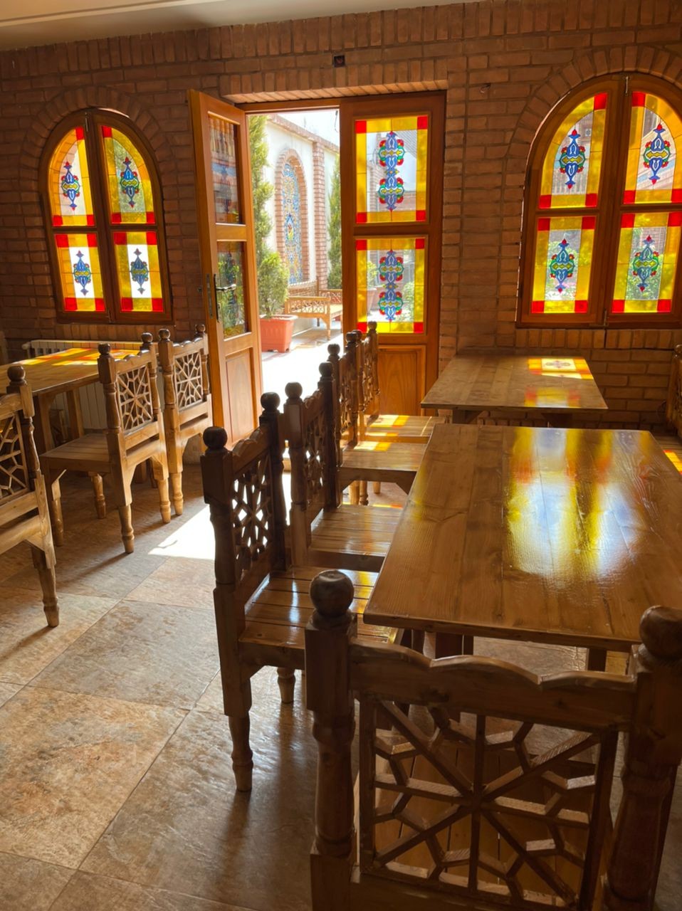 عکس هتل سنتی تخت جمشید