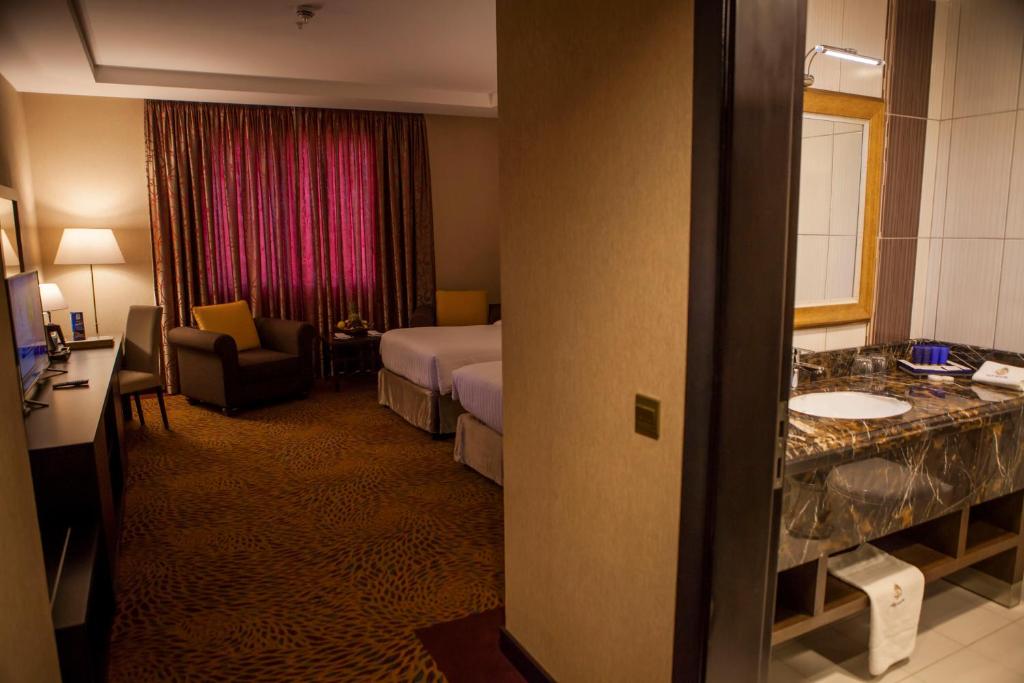 عکس هتل بارون (The Baron)