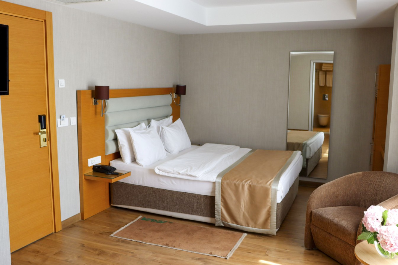 عکس هتل ریوا