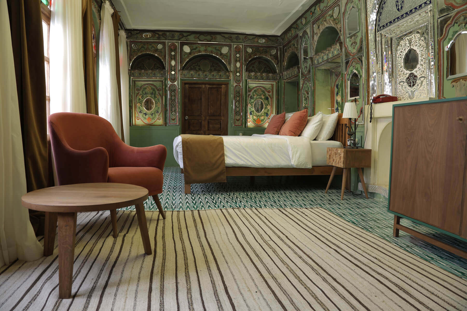 عکس هتل درب شازده