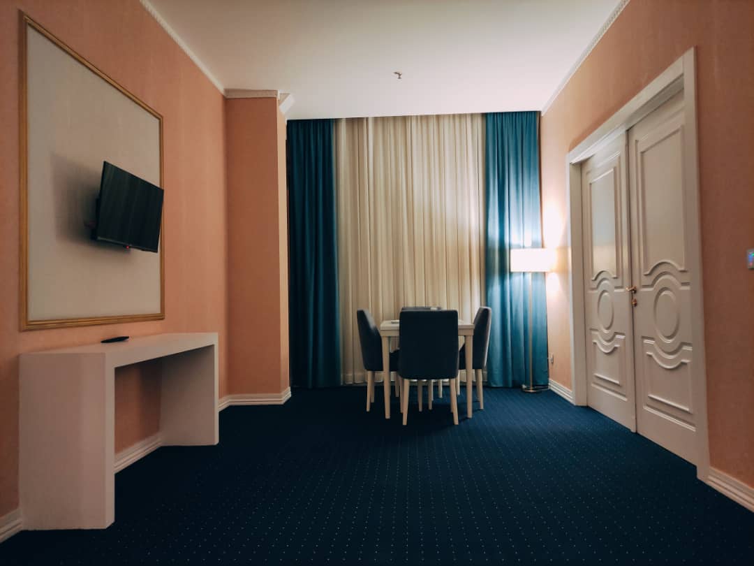 عکس هتل امپراطور