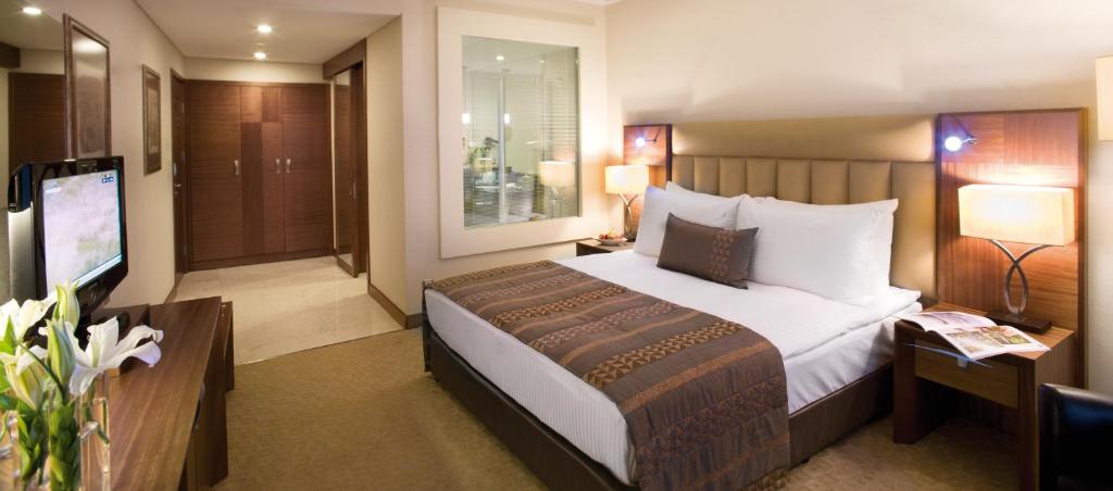 عکس هتل موون پیک (Movenpick)