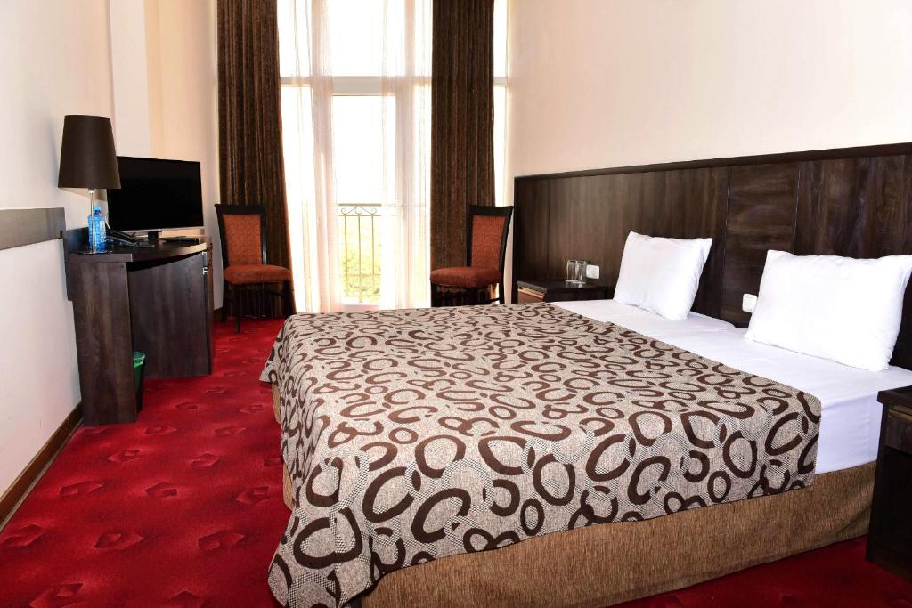 عکس هتل رجینه (Regineh)