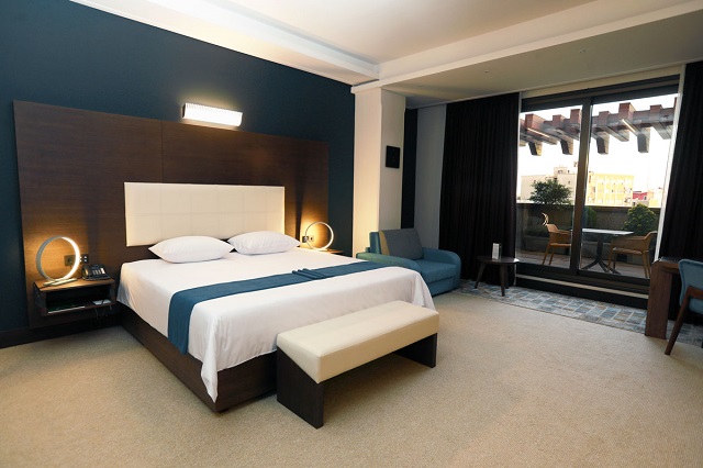 عکس هتل آتانا